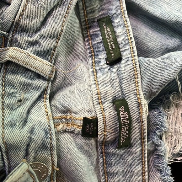 WILD FABLE Highest Rise Flare Ripped Jeans - Picture 4 of 9